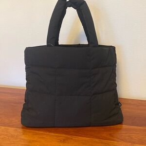 Gap Quilted small bag